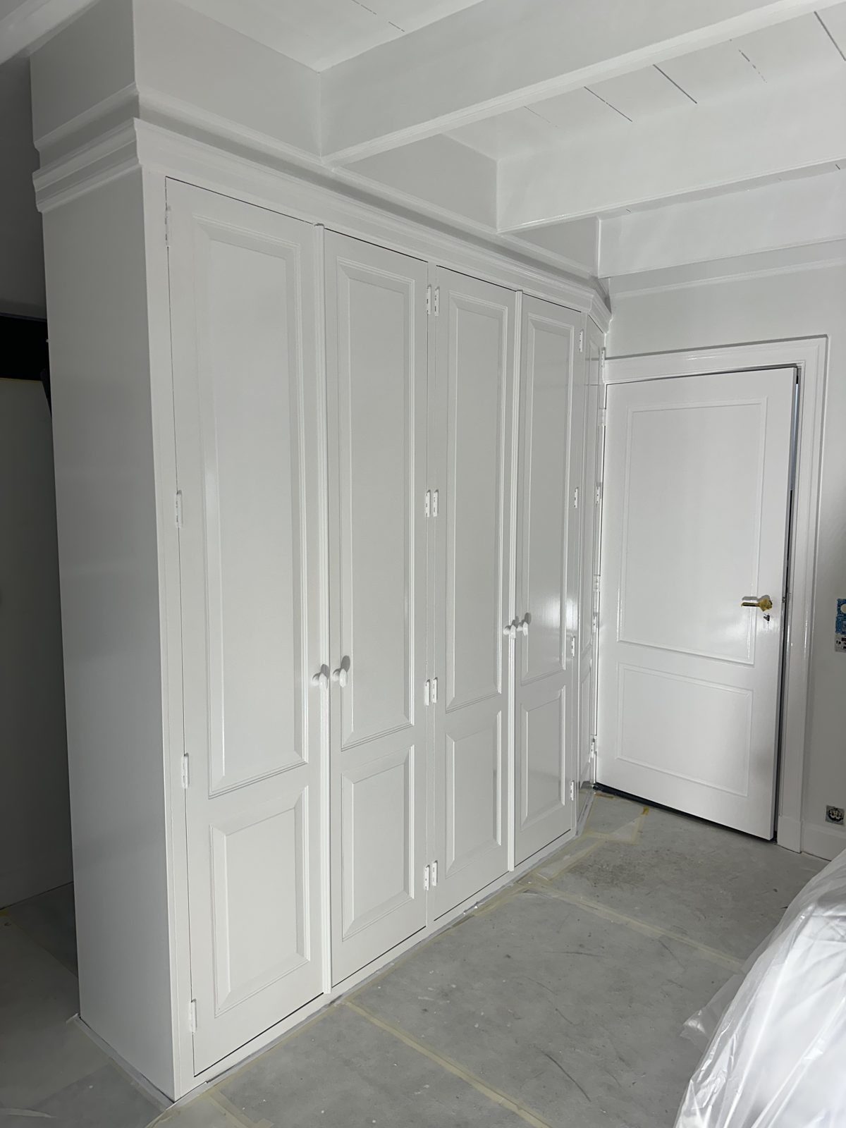 Kastenwand en slaapkamer